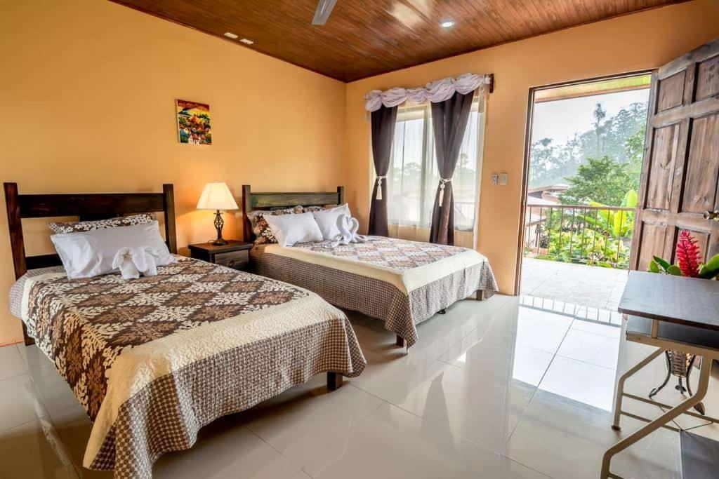 Aunty Arenal Lodge La Fortuna Ngoại thất bức ảnh