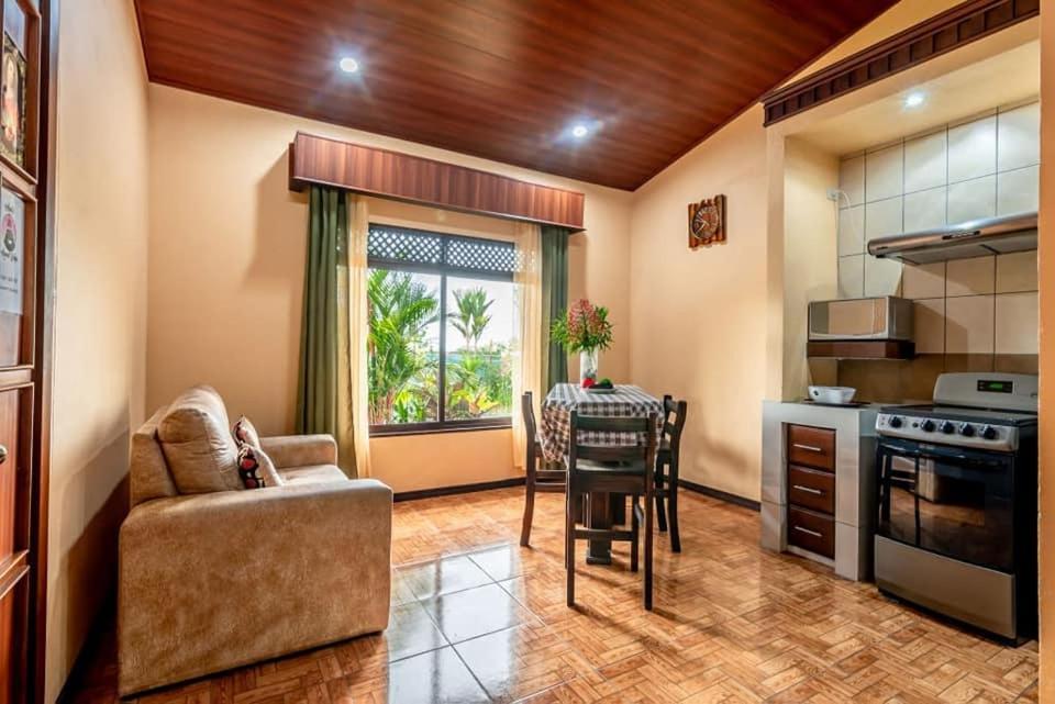 Aunty Arenal Lodge La Fortuna Ngoại thất bức ảnh