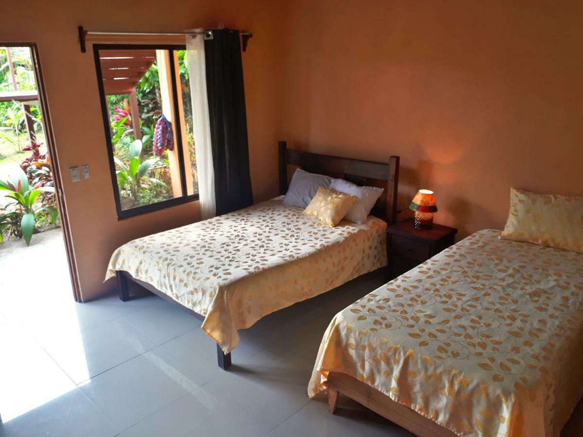 Aunty Arenal Lodge La Fortuna Phòng bức ảnh